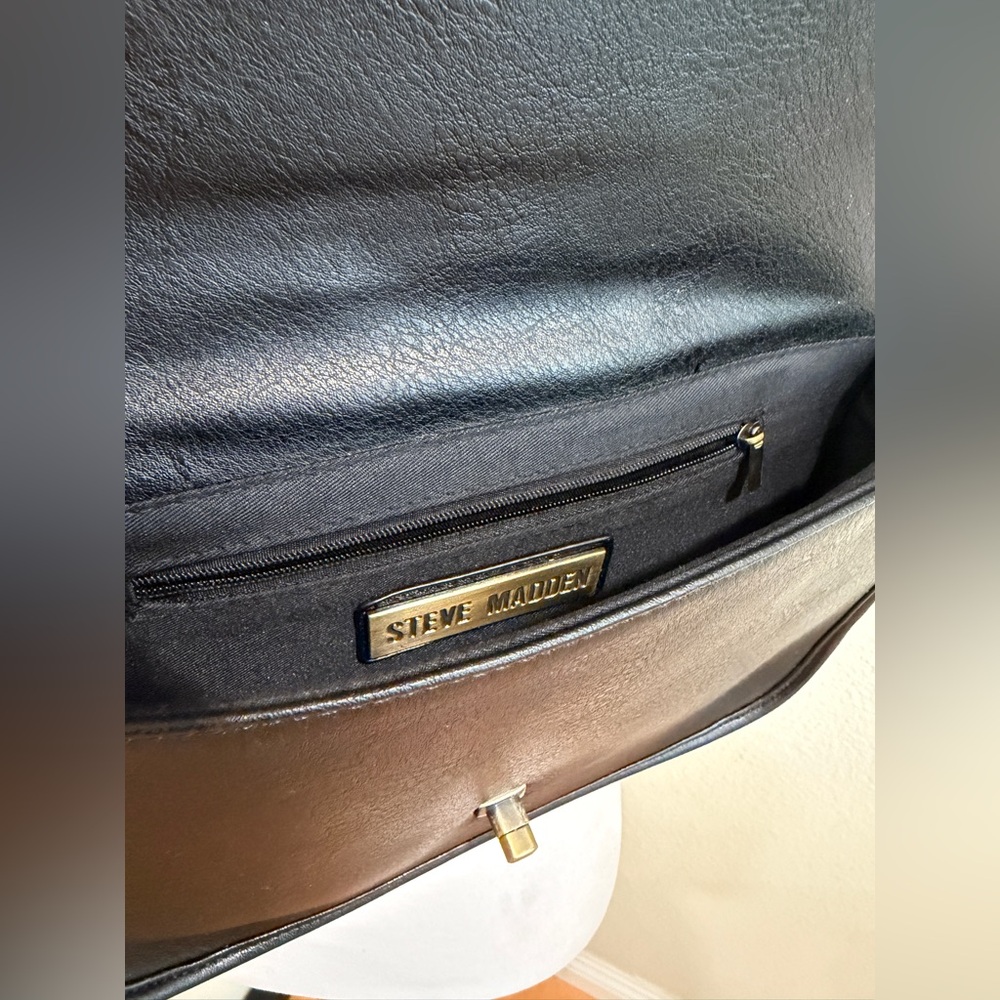 Steve Madden Black Crossbody Bag Stripe Accent Gold Hardware Shoulder Purse - Picture 6 of 7